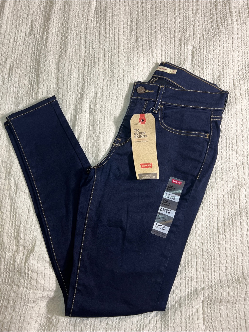 Levi's Women's 710 super Skinny Jeans in Deep Indigo size 27x28
